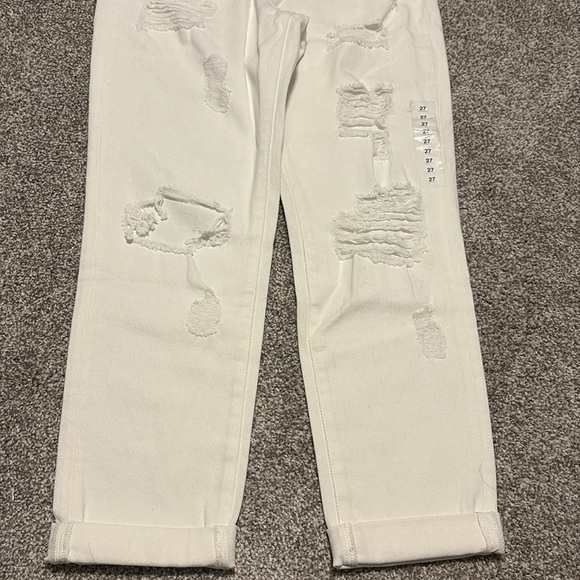 NWT Vervet Distressed White Emma Mom Jeans - Picture 3 of 5